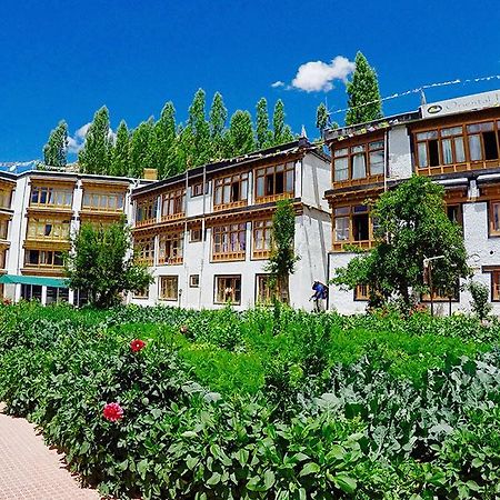 Oriental Hotel レー エクステリア 写真